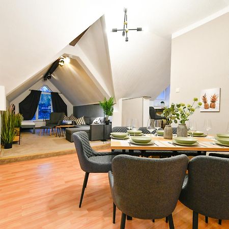 Grosses Spree Apartment, 3 Schlafzimmer Bis 10 Personen, 4X Kfz Parkplatz, Terrasse, Waschtrockner, Wlan, Netflix コットブス エクステリア 写真