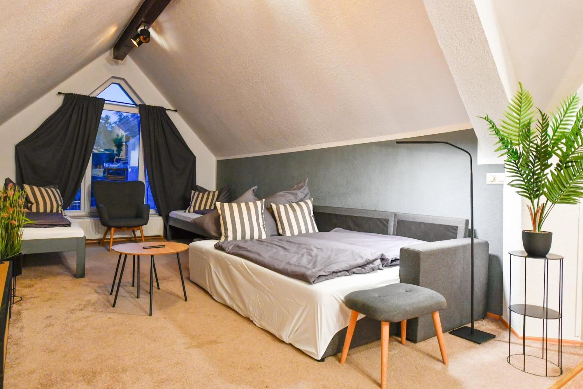 Grosses Spree Apartment, 3 Schlafzimmer Bis 10 Personen, 4X Kfz Parkplatz, Terrasse, Waschtrockner, Wlan, Netflix コットブス エクステリア 写真