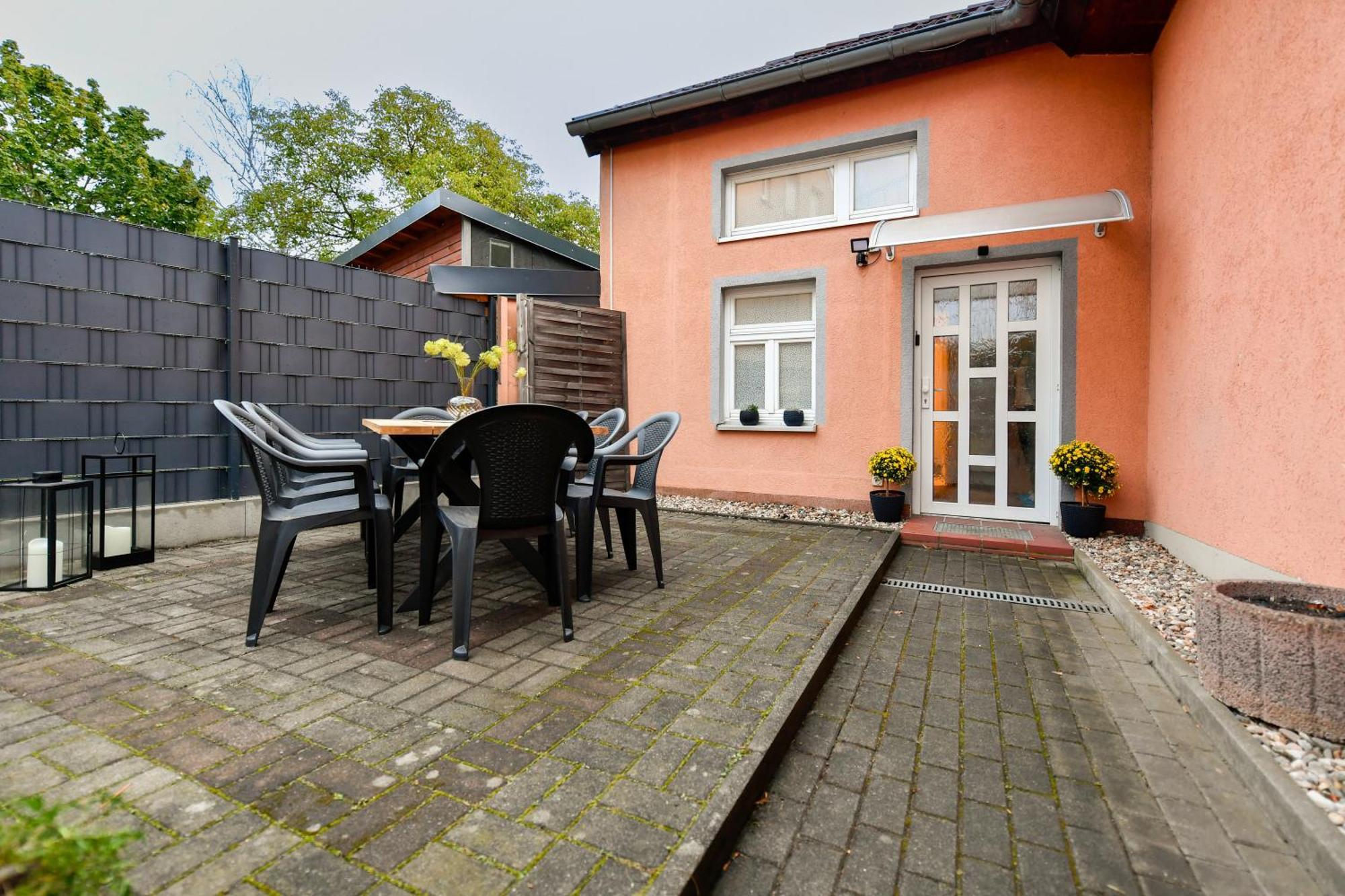 Grosses Spree Apartment, 3 Schlafzimmer Bis 10 Personen, 4X Kfz Parkplatz, Terrasse, Waschtrockner, Wlan, Netflix コットブス エクステリア 写真