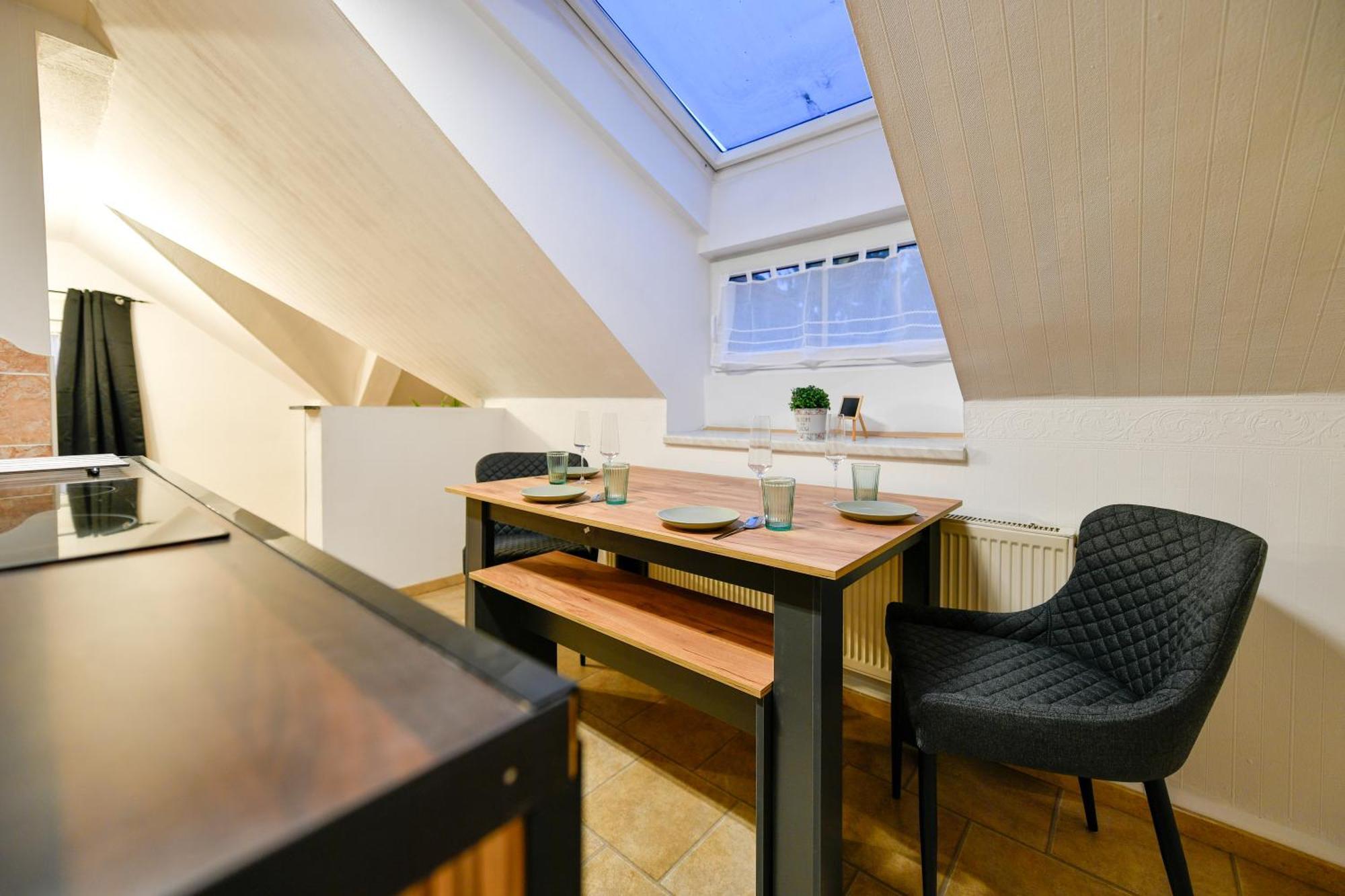 Grosses Spree Apartment, 3 Schlafzimmer Bis 10 Personen, 4X Kfz Parkplatz, Terrasse, Waschtrockner, Wlan, Netflix コットブス エクステリア 写真
